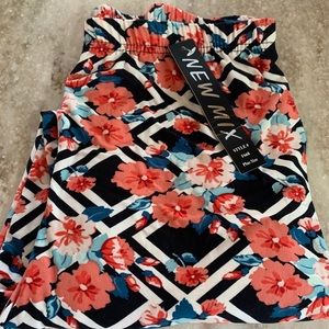 Hello Pink plus size leggings